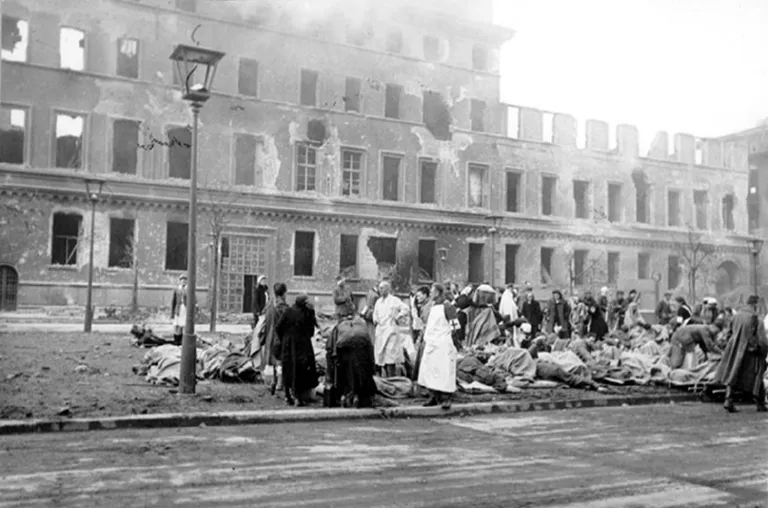 ЖИЗНЬ ВРАЧА В БЛОКАДНОМ ЛЕНИНГРАДЕ