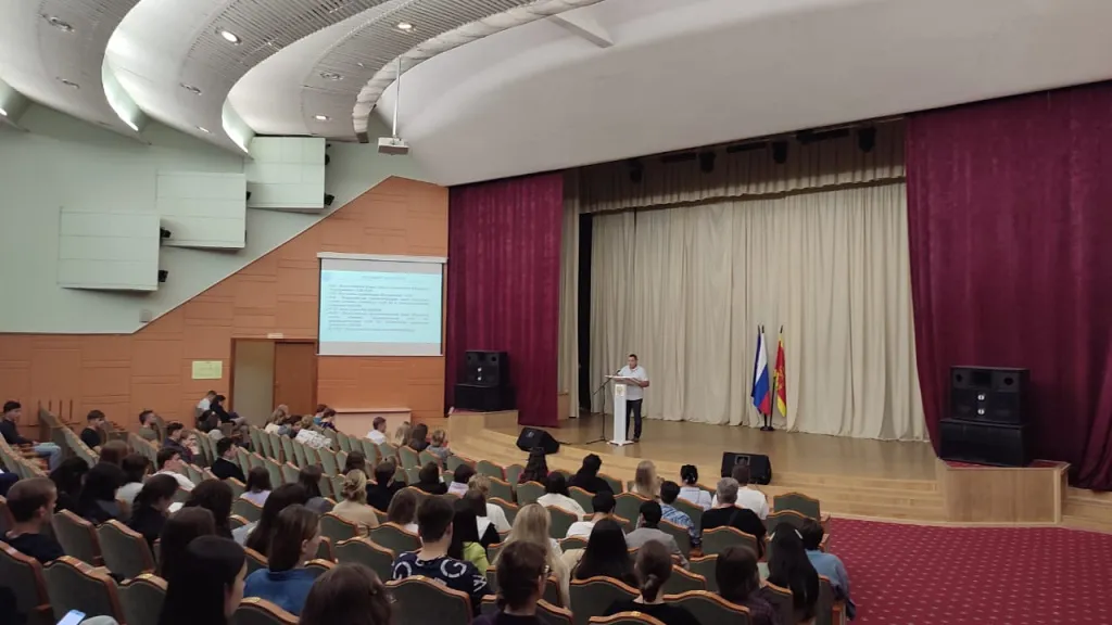 Инструктажи с первокурсниками по вопросам антитеррористической, пожарной безопасности и пропускному режиму