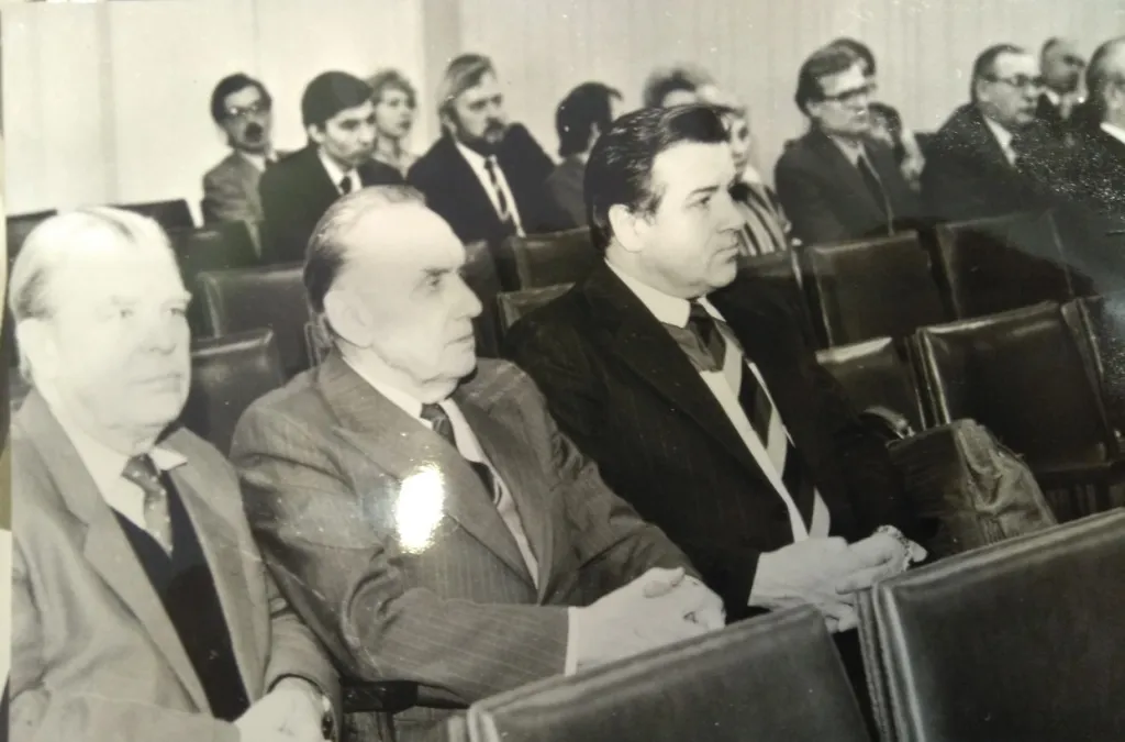 Профессор Р.Д. Новоселов, профессор П.В. Наумов, доцент В.В. Богатов.jpg