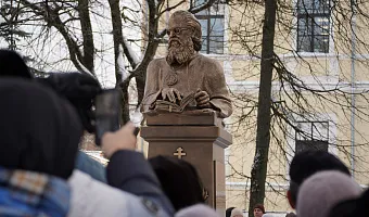 На территории Тверского медуниверситета открыли бюст святителю Луке Крымскому