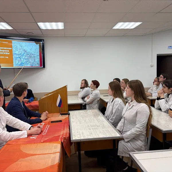 СПК «Я горжусь» Тверского медуниверситета организовал патриотическую встречу в честь Дня воинской славы России - фото 1