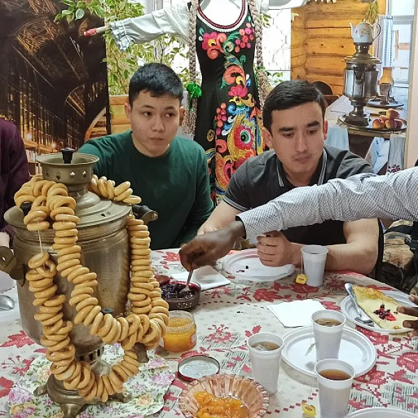 Cлушатели подготовительного отделения совершили путешествие в мир русской сказки - фото 1