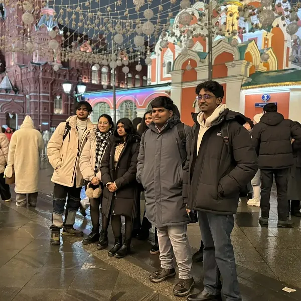 90 иностранных студентов ТвГМУ совершили культурно-просветительскую поездку в Москву - фото 9