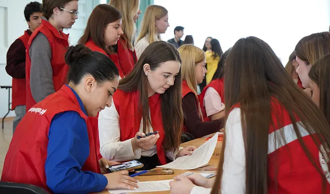 Студенты и волонтеры – медики ТвГМУ приняли участие в акции «#ДНК_Единой_страны»