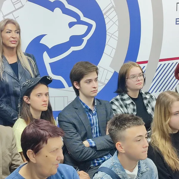 СПК «Я горжусь» ТвГМУ и Совет Обучающихся приняли участие в открытии фотовыставки «Подледный мир северных морей России» - фото 2