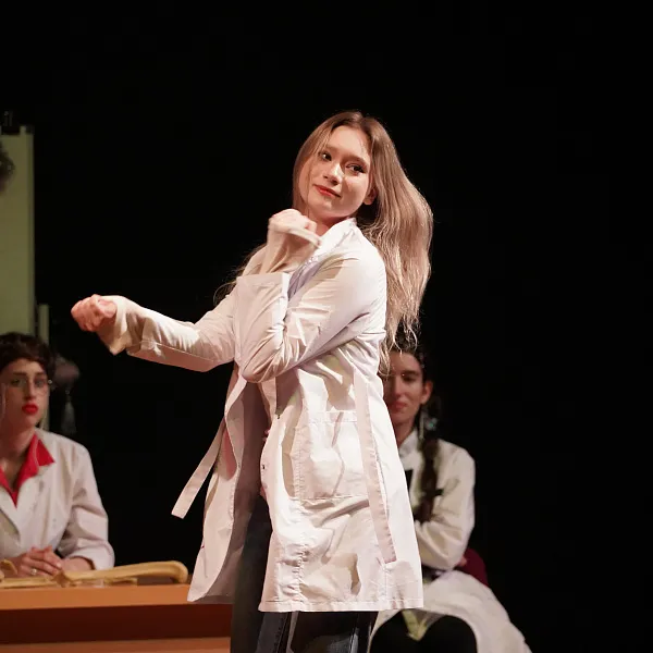  Первокурсники Тверского меда представили свой первый капустник - фото 4