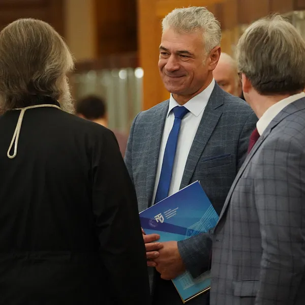 На территории Тверского медуниверситета открыли бюст святителю Луке Крымскому - фото 4