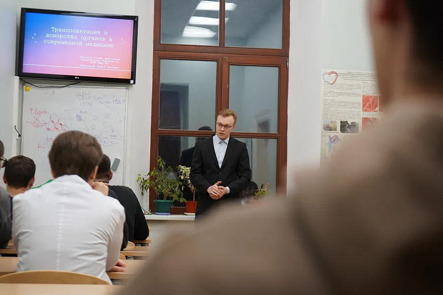 В Школе хирурга ТвГМУ прошла лекция представителя НМИЦ трансплантологии и искусственных органов им. В.И. Шумакова 