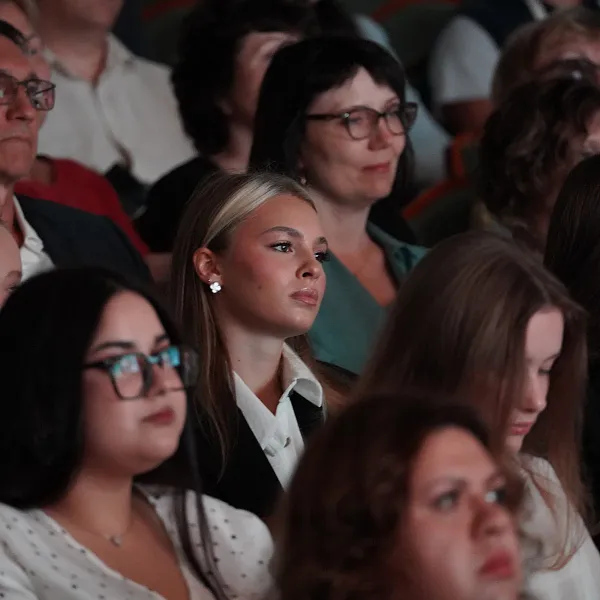 В гимназии ТвГМУ прошла торжественная линейка - фото 8