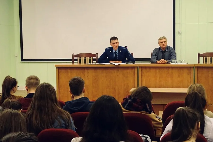 В Твери студентам-медикам рассказали об угрозе экстремизма и терроризма