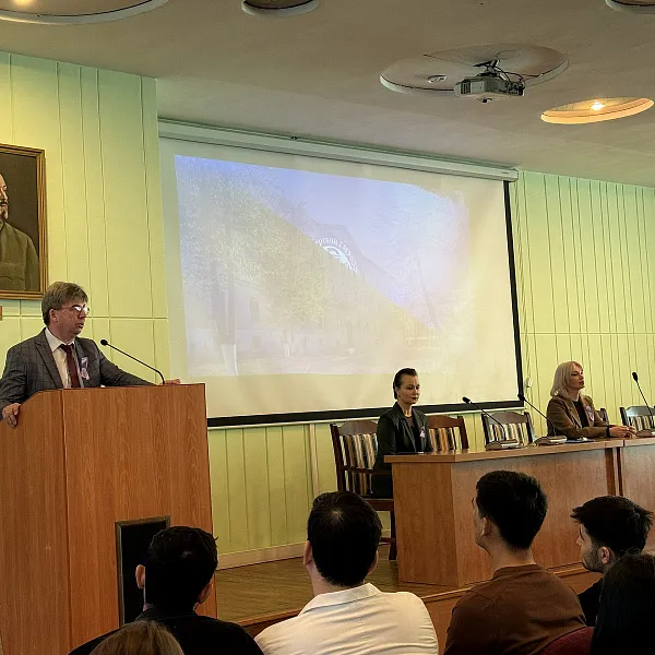 Студенты Тверского медвуза поддержали акцию «Фиолетовый день» - фото 1