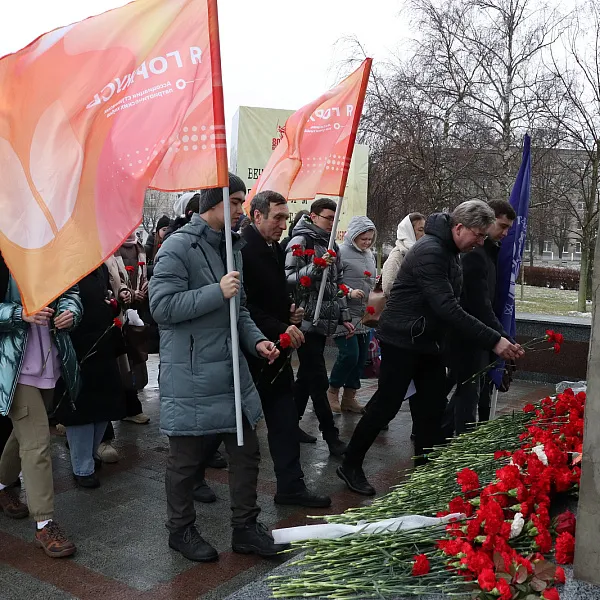 Представители ТвГМУ почтили память освободителей Калинина от фашистов - фото 1