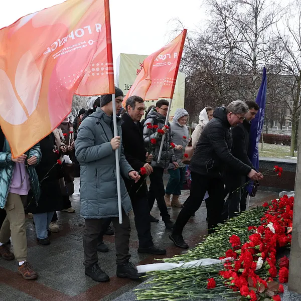 Представители ТвГМУ почтили память освободителей Калинина от фашистов - фото 1