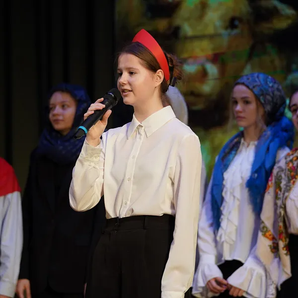 Гимназисты ТвГМУ устроили рождественские колядки - фото 2