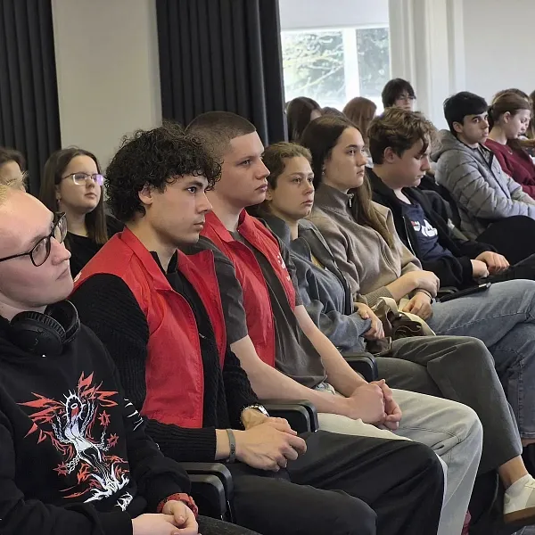 Представители ТвГМУ рассказали студентам Верхневолжья о важности ЗОЖ  - фото 1