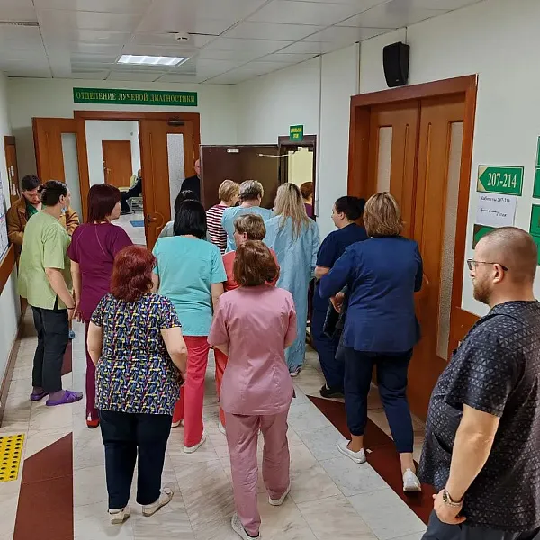 13 марта в Клинике была проведена тактико-специальная тренировка по действиям в случае совершения террористического акта с использованием беспилотных воздушных судов и реализации мероприятий по ликвидации возгорания вследствие падения БпЛА - фото 9