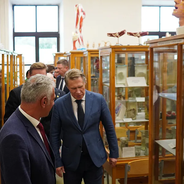 Министр здравоохранения РФ М. А. Мурашко посетил Тверской медуниверситет  - фото 8