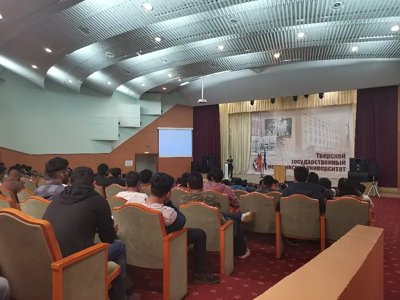 Беседа с иностранными студентами по вопросам обеспечения комплексной безопасности