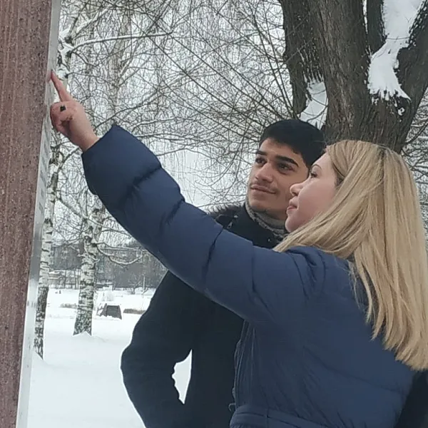 Экскурсия слушателей подготовительного отделения ТГМУ к Обелиску Победы - фото 6