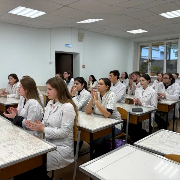 СПК «Я горжусь» Тверского медуниверситета организовал патриотическую встречу в честь Дня воинской славы России - фото 2