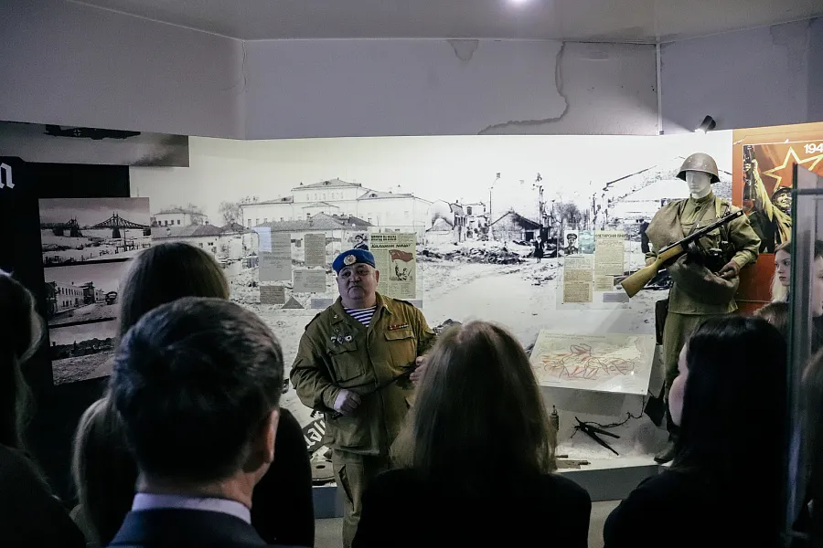 Активисты СПК «Я горжусь – Тверской ГМУ» посетили экспозицию музея о защитниках Отечества «Три войны – такие разные»