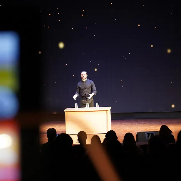 «По щелчку пальцев» прошел бенефис 5-6 курсов ТвГМУ в рамках проекта «Студенческая весна» - фото 6