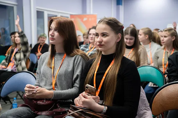В Петрозаводске завершился форум активистов патриотических движений вузов России «Водные ресурсы: от судостроительства до аквакультуры на севере» В Петрозаводске завершился форум активистов патриотических движений вузов России «Водные ресурсы: от судостроительства до аквакультуры на севере»