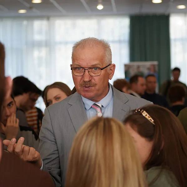 В Тверском медуниверситете состоялась ежегодная ярмарка вакансий  - фото 6