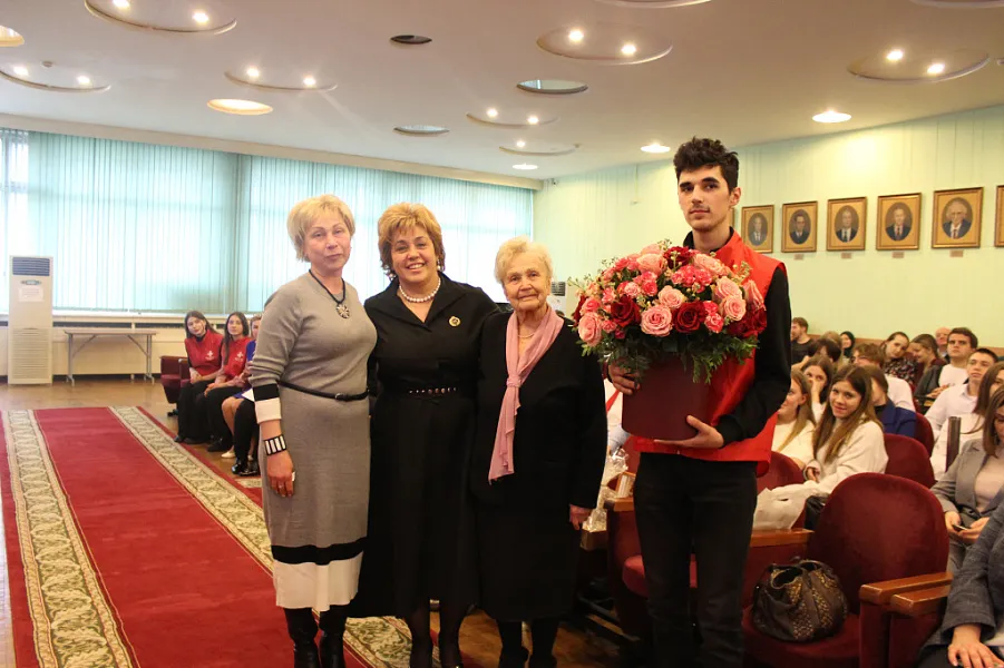 «Жизнь, посвященная людям»