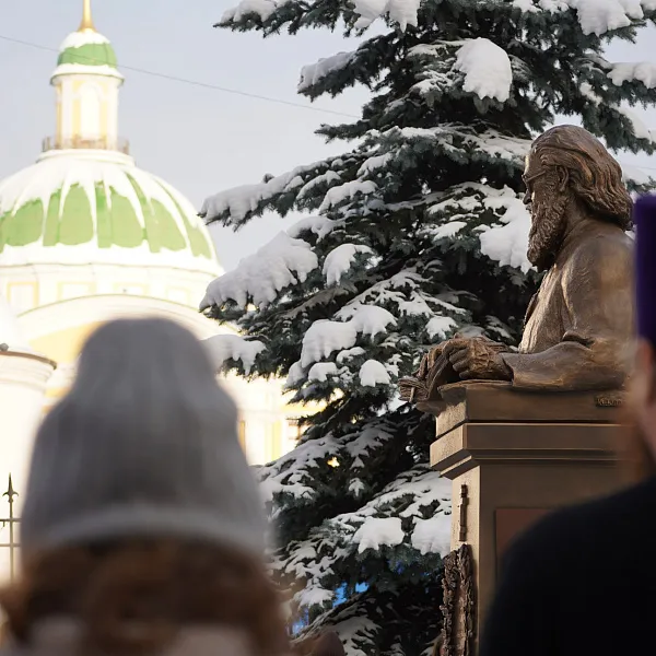 На территории Тверского медуниверситета открыли бюст святителю Луке Крымскому - фото 1