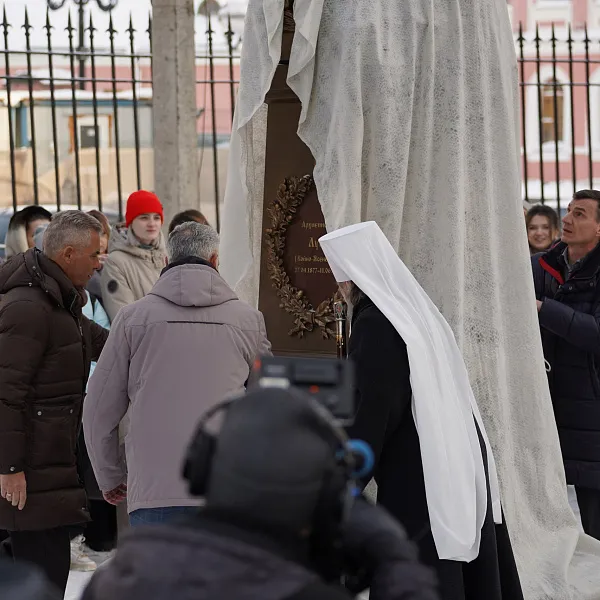 На территории Тверского медуниверситета открыли бюст святителю Луке Крымскому - фото 9
