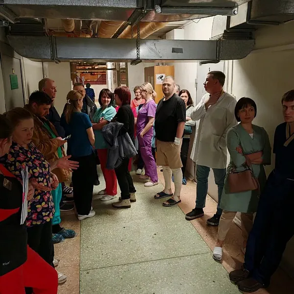 13 марта в Клинике была проведена тактико-специальная тренировка по действиям в случае совершения террористического акта с использованием беспилотных воздушных судов и реализации мероприятий по ликвидации возгорания вследствие падения БпЛА - фото 8