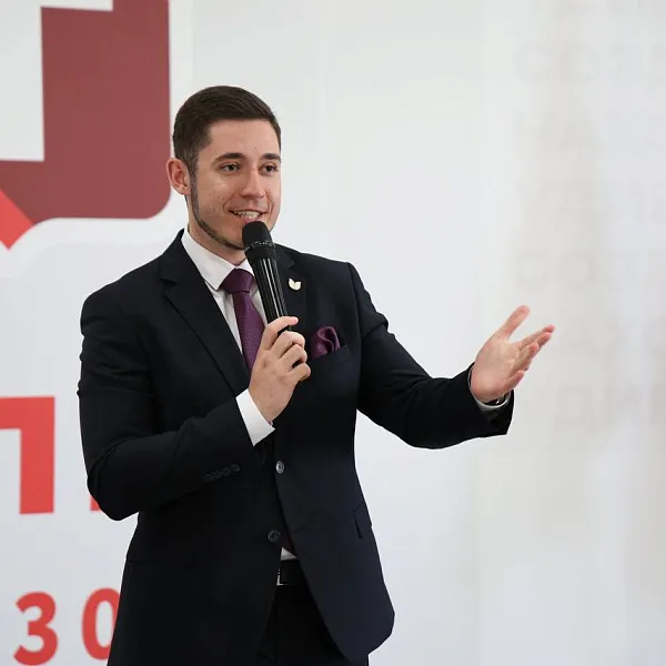 «Я горжусь» ТвГМУ принял участие в патриотическом форуме «Арсенал Победы: оружейный суверенитет страны» - фото 3