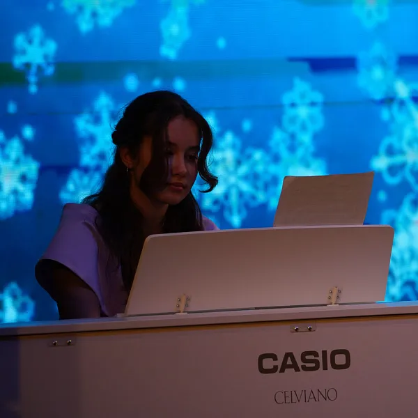 Гимназисты ТвГМУ устроили рождественские колядки - фото 9