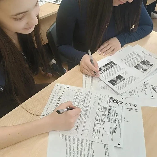 Студенты и гимназисты Тверского медуниверситета приняли участие в «Диктанте Победы»  - фото 3