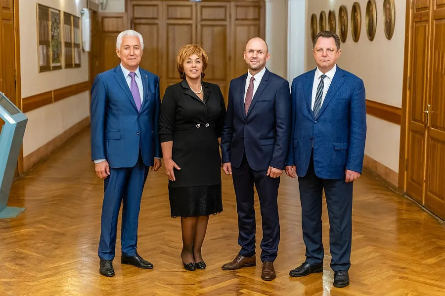 Высокие гости университета поздравили первокурсников  с 1 сентября