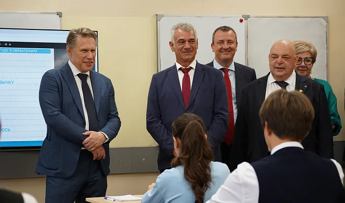 Министр здравоохранения РФ М. А. Мурашко посетил Тверской медуниверситет 