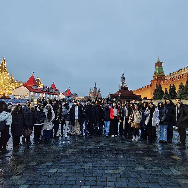 90 иностранных студентов ТвГМУ совершили культурно-просветительскую поездку в Москву - фото 3