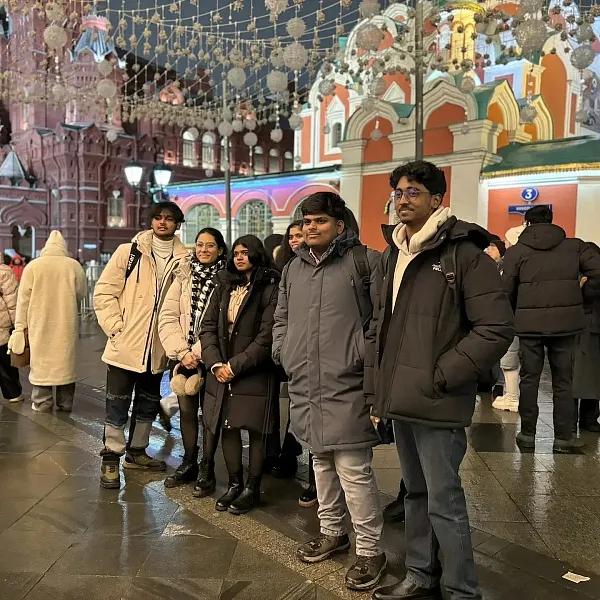 90 иностранных студентов ТвГМУ совершили культурно-просветительскую поездку в Москву - фото 9