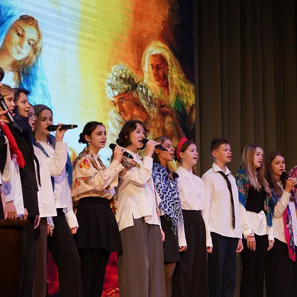 Гимназисты ТвГМУ устроили рождественские колядки - фото 8