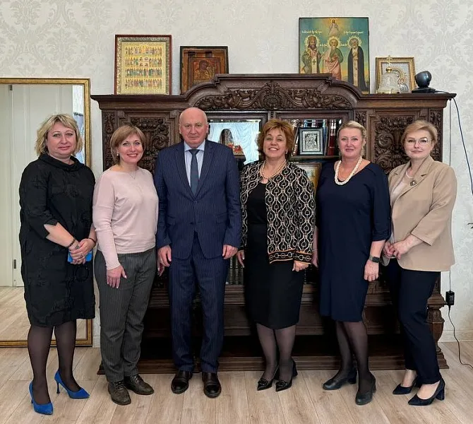 «БУДУЩЕЕ УЖЕ НАСТУПИЛО. ПОСМОТРИМ НА НЕГО В МАКСИМАЛЬНОМ ПРИБЛИЖЕНИИ… БЕЗ МИКРОСКОПА»