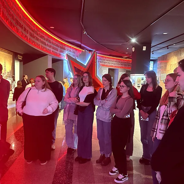 Студенты ТвГМУ посетили Центральный музей Великой Отечественной войны на Поклонной горе - фото 8