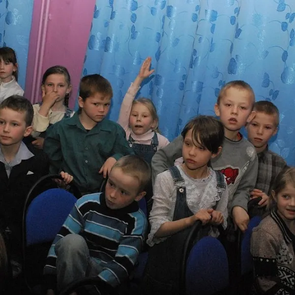 День благотворительности и пропаганды здорового образа жизни в Медновской школе-интернане 26 апреля 2010 года - фото 16