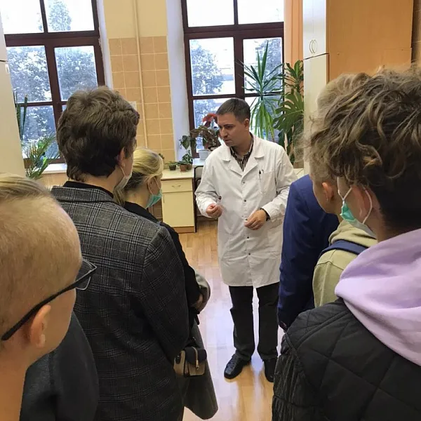 9 сентября 2021 г. в Тверском ГМУ состоялась экскурсия для учащихся 1 курса Предуниверсария и курсов «Профессиональная проба» - фото 1