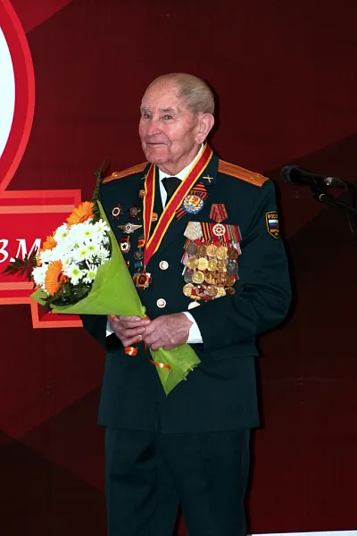 Бал в честь 70-летия Победы и 74-й годовщины освобождения Калинина от немецко-фашистских захватчиков Бал в честь 70-летия Победы и 74-й годовщины освобождения Калинина от немецко-фашистских захватчиков