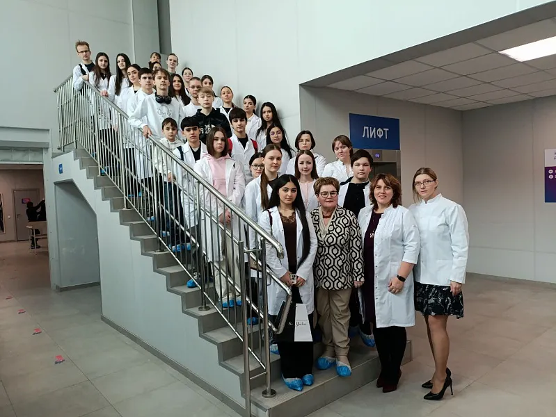 Воспитаники школы "Юный медик" ТвГМУ посетили клинику "Эксперт"