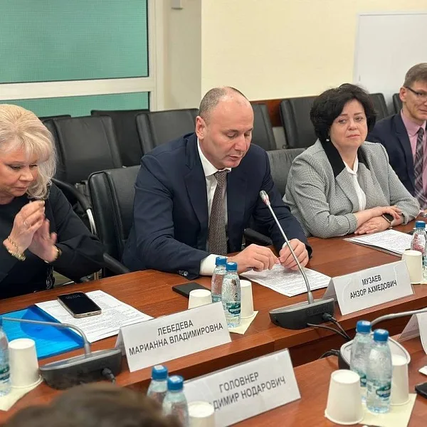 Начальник Центра довузовской подготовки ТвГМУ обсудил формат ЕГЭ в Госдуме - фото 3