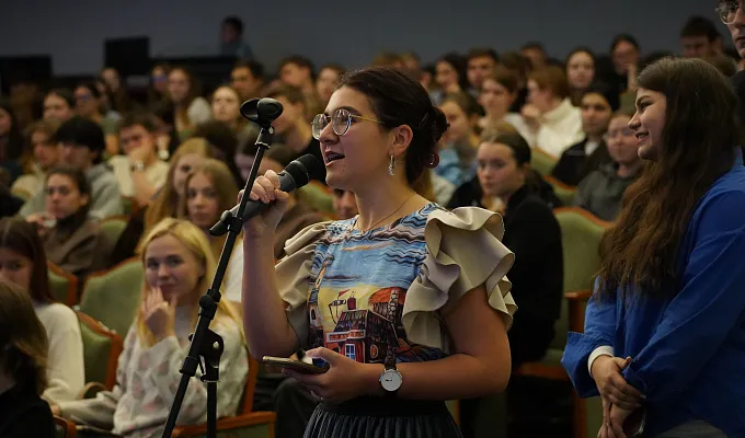 И.о. ректора ТвГМУ Александр Сонис встретился с первокурсниками