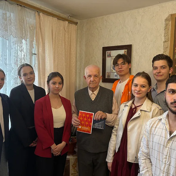 Участники СПК «Я горжусь – Тверской ГМУ» навестили ветерана Великой Отечественной войны - фото 1