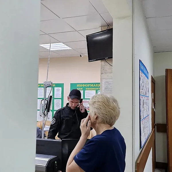 28 августа в Клинике была проведена тактико-специальная тренировка по действиям в случае угрозы совершения террористического акта при обнаружении «взрывоопасного предмета» - фото 2